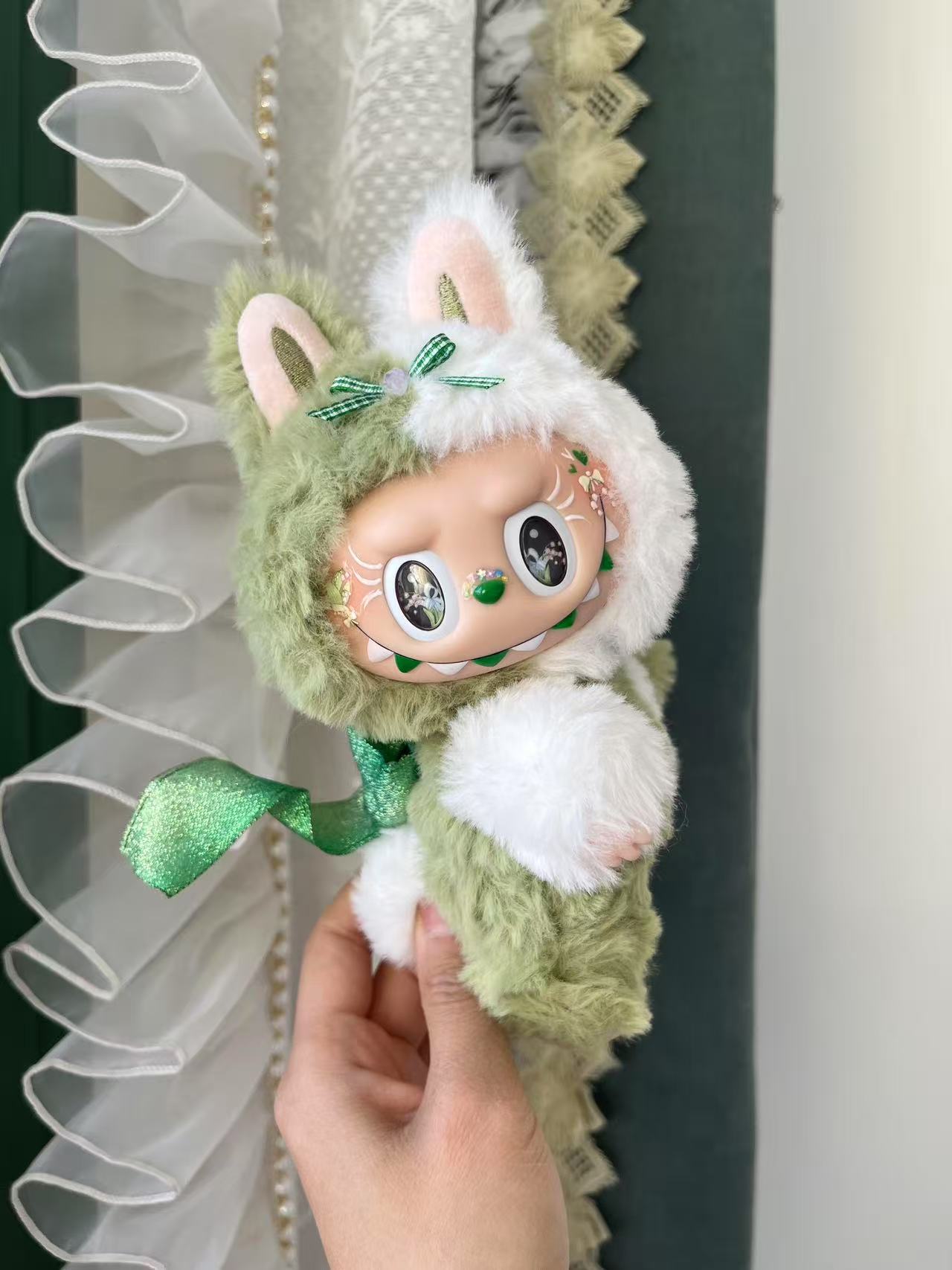 Labubu’s whimsical spirit collides with the wonder of The Wizard of Oz!