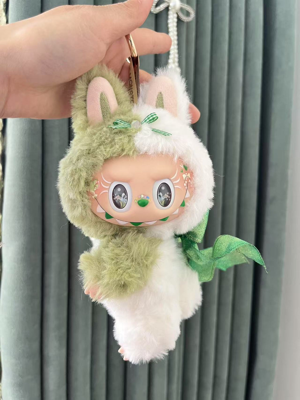 Labubu’s whimsical spirit collides with the wonder of The Wizard of Oz!